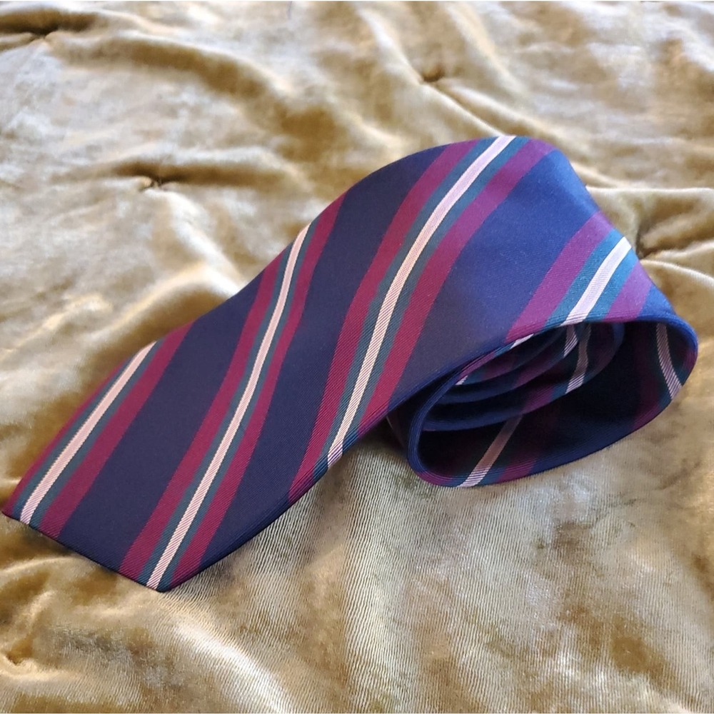 Vintage Briar Traditional Apparel men's necktie